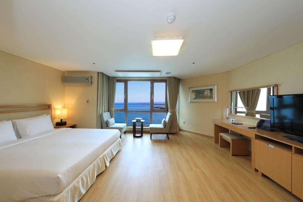 Ocean Suites Jeju Hotel Zimmer foto